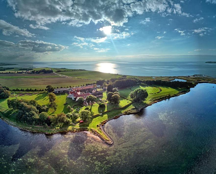 Gl. Avernaes Sinatur Hotel & Konference Ebberup Dış mekan fotoğraf