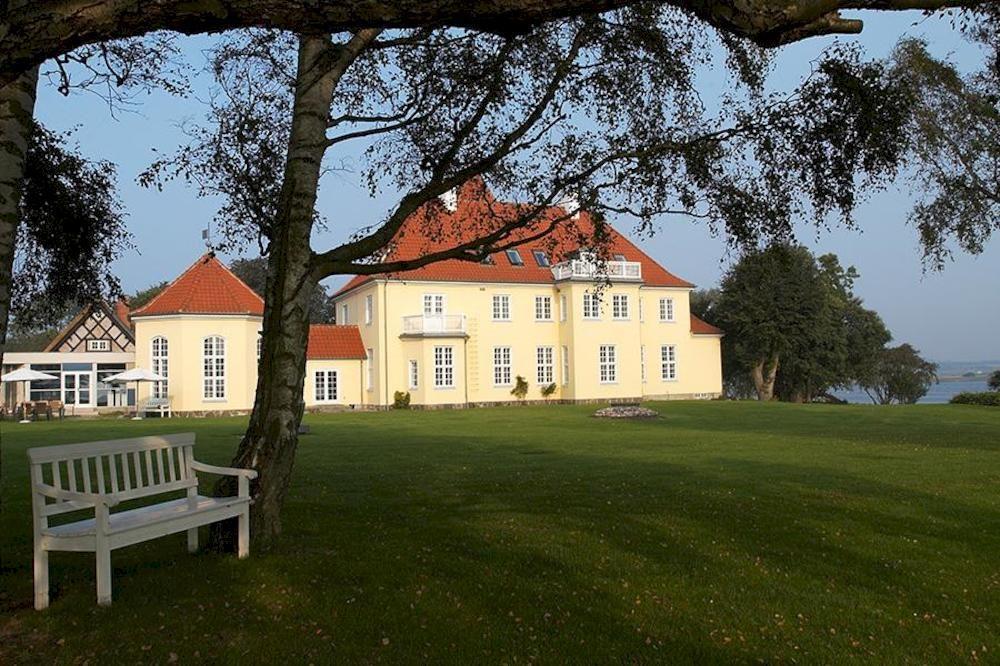 Gl. Avernaes Sinatur Hotel & Konference Ebberup Dış mekan fotoğraf