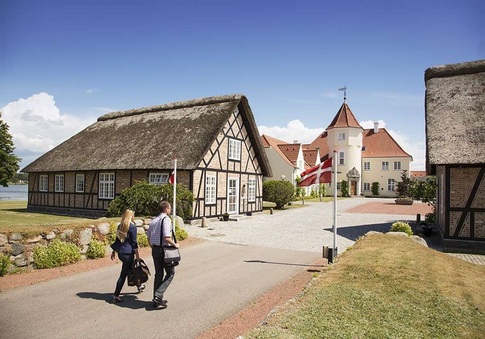 Gl. Avernaes Sinatur Hotel & Konference Ebberup Dış mekan fotoğraf