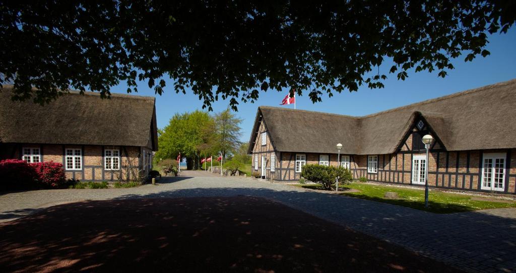 Gl. Avernaes Sinatur Hotel & Konference Ebberup Dış mekan fotoğraf