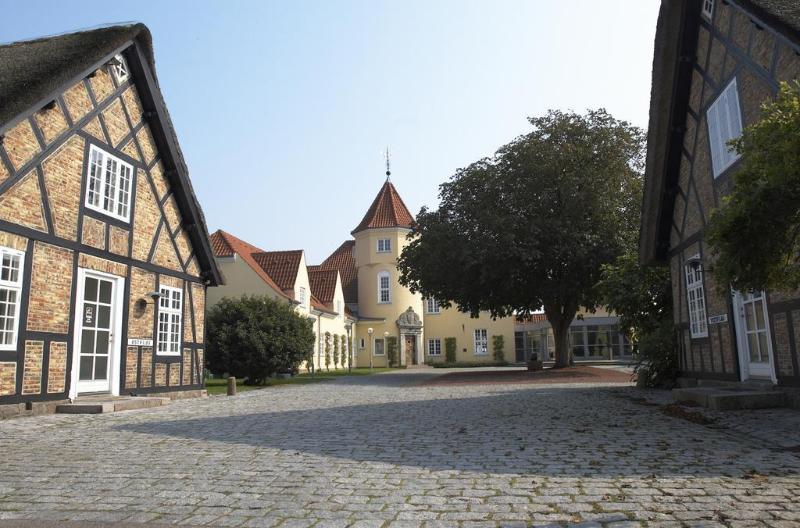 Gl. Avernaes Sinatur Hotel & Konference Ebberup Dış mekan fotoğraf
